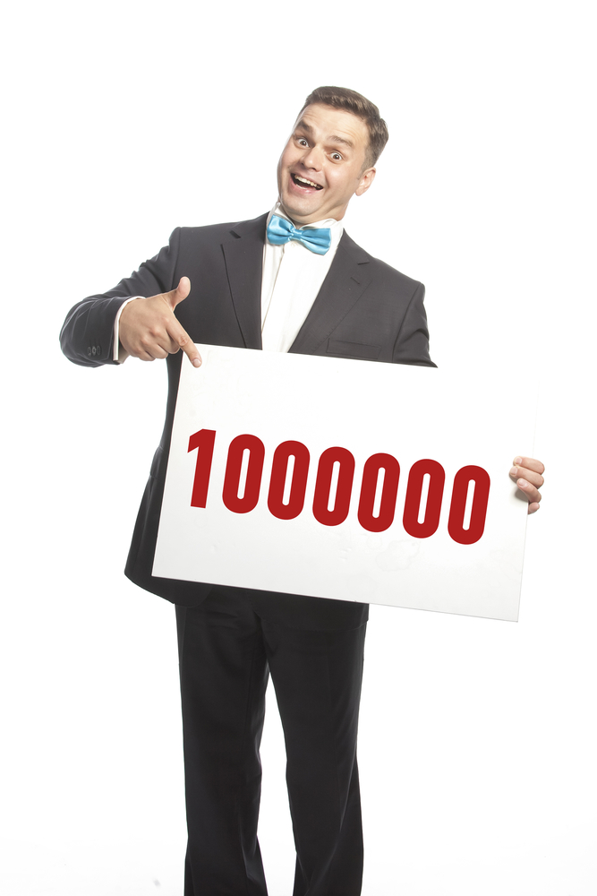 Funny guy in the bow tie shows on a plate with title '1000000'